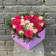 Цветочная композиция из Розы в коробке в Чемал