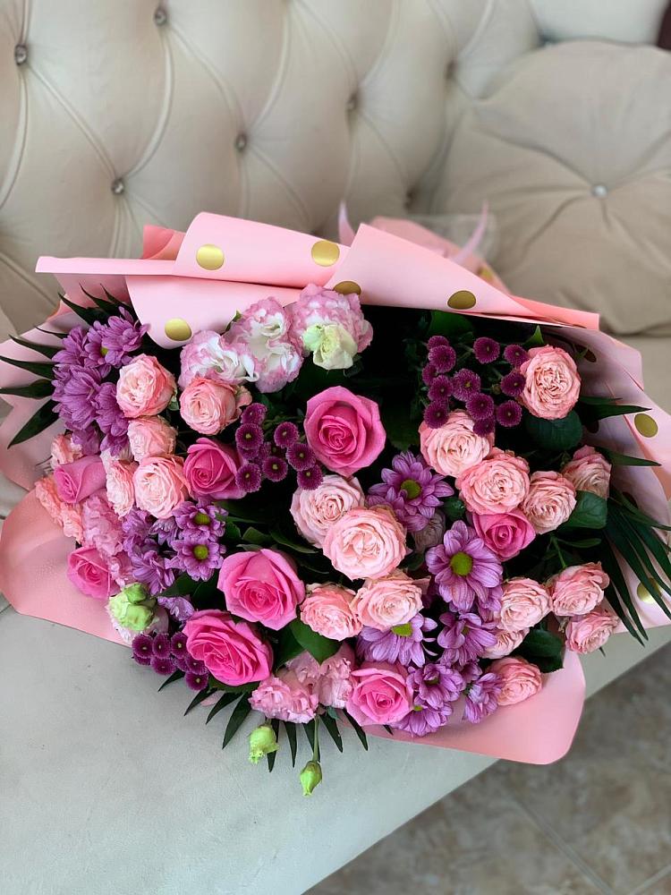 Букет цветов из: Хризантемы, Розы и Лизиантусы в Чемал