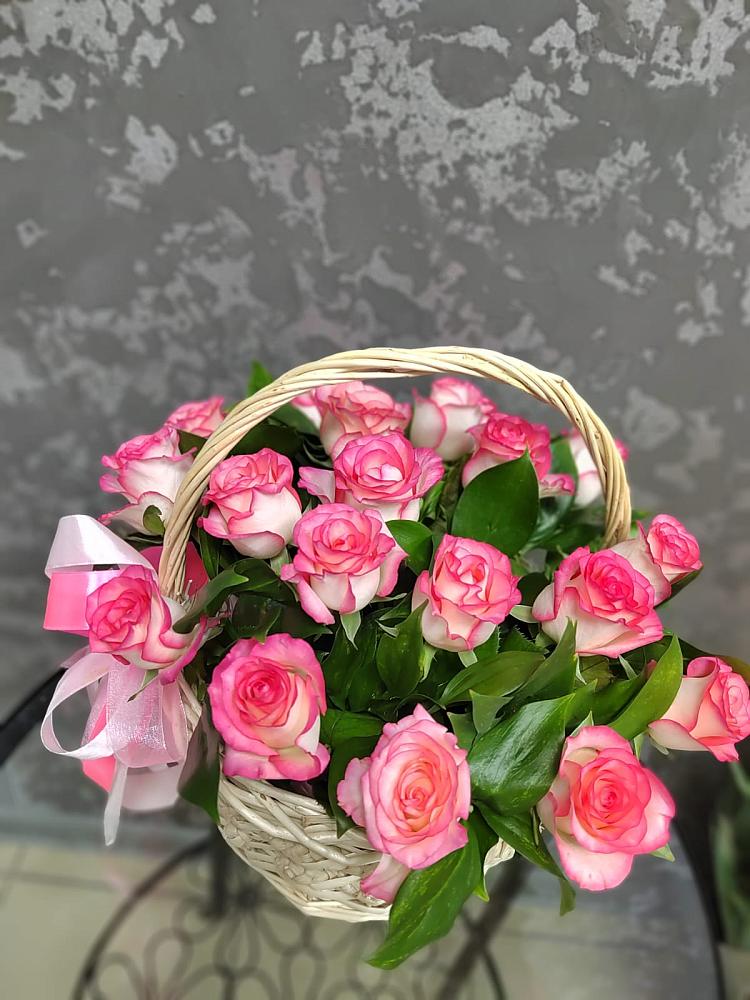 Цветочная композиция из Розы в корзине в Чемал