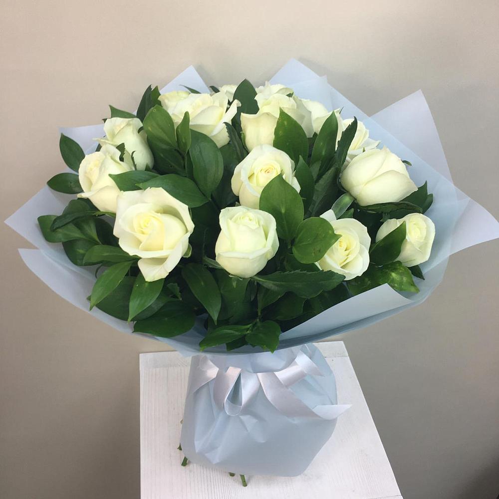 Букет 15 Белых роз Проуд в Чемал