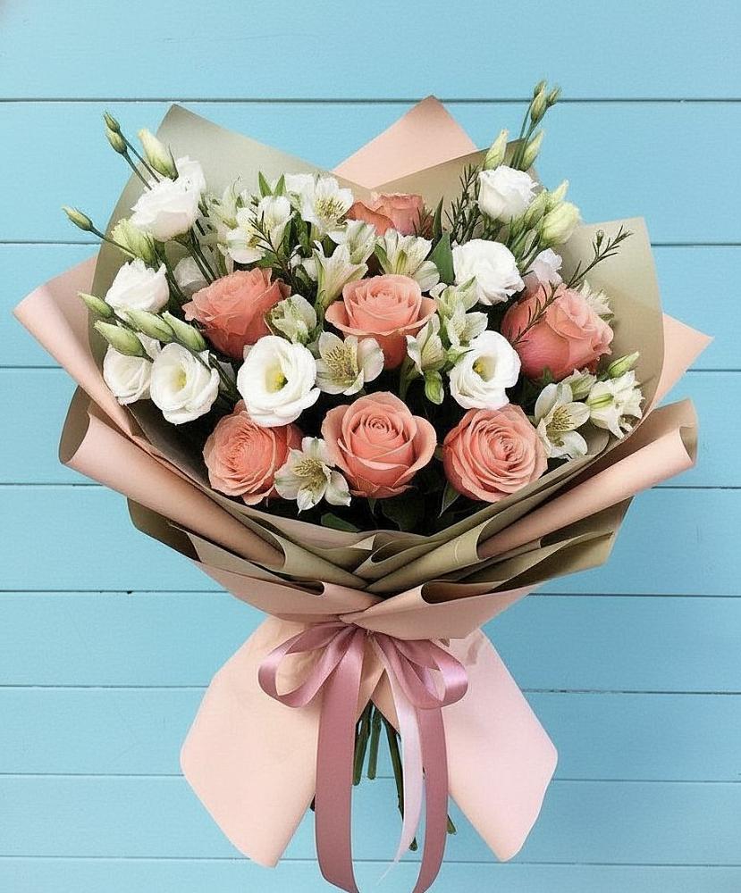 Букет цветов из: Розы, Альстромерии и Лизиантусы в Чемал