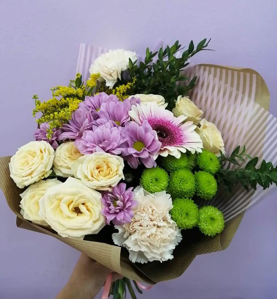 Букет цветов из: Хризантемы, Розы, Гвоздики и Герберы в Чемал