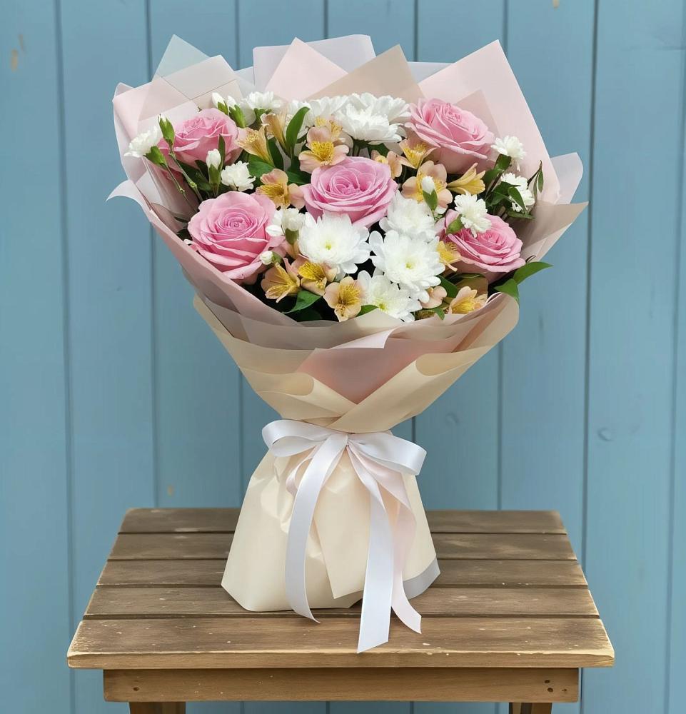 Букет цветов из: Гвоздики, Орхидеи и Розы в Чемал