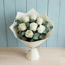 Букет Белые розы в Эвкалипте в Чемал