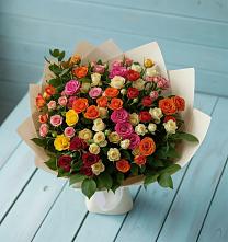 Букет Микс из разноцветных кустовых роз в Чемал